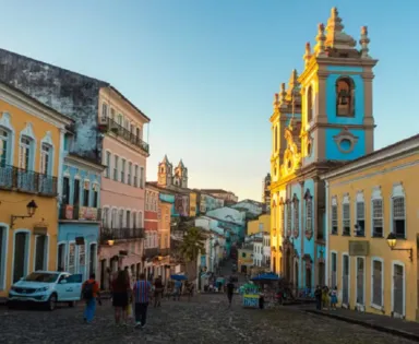 Bahia bate recorde de visitantes no verão e turismo injeta R$ 23 bi