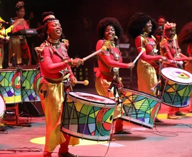 Bora Ali? Conheça a Didá e se jogue no mundo da percussão feminina