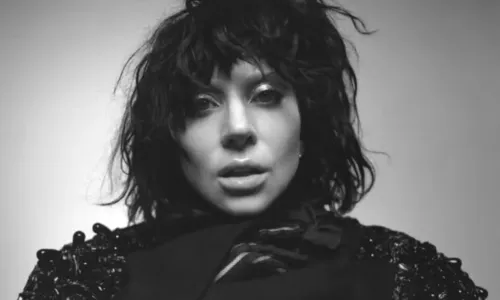 
				
					Lady Gaga chega ao Brasil nesta segunda, saiba detalhes do show
				
				