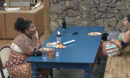 
					A Fazenda 16: Flora bate-boca com Flor após ser desmascarada
				
				