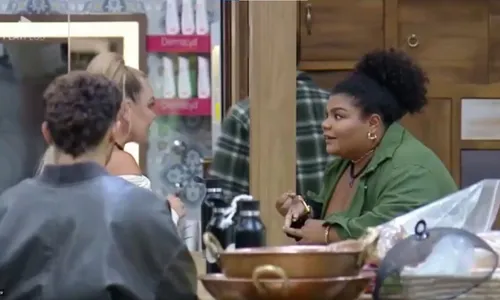 
				
					A Fazenda 16: Flora bate-boca com Flor e Vanessa após roça: 'Traidora'
				
				