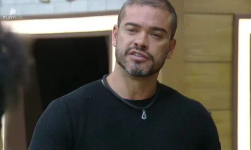 
				
					A Fazenda 16: Sidney alega estar com perna machucada e web debocha
				
				