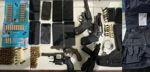 
				
					Ação policial termina com mortos, mulher presa e menores detidos na BA
				
				