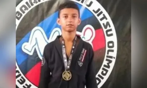 
				
					Adolescente de 13 anos é assassinado a tiros em Feira de Santana
				
				