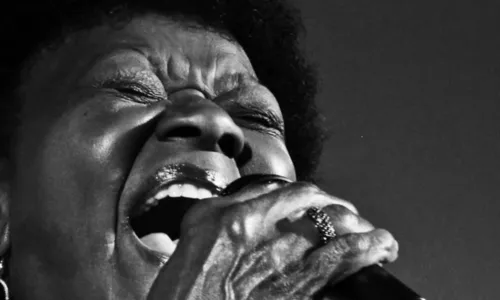 
				
					Alaíde Costa lança novo álbum com participação de Maria Bethânia
				
				