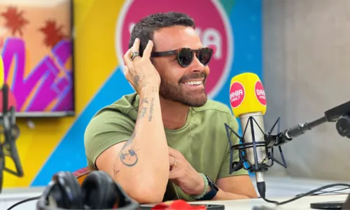 
				
					Alexandre Peixe canta música inédita no Fuzuê da Bahia FM; ouça
				
				