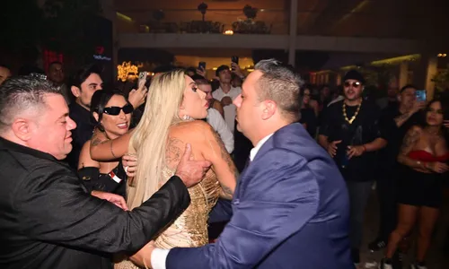 
				
					Andressa Urach tem rosto cortado em briga com Juju Ferrari; vídeo
				
				