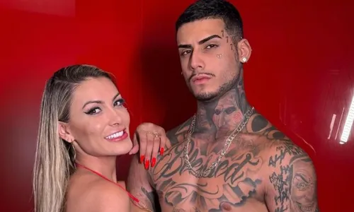 
				
					Andressa Urach termina namoro e culpa gravação pornô: 'Muito difícil'
				
				