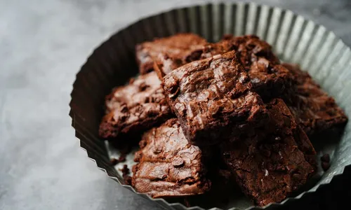 
				
					Faça um Brownie de Chocolate com 5 ingredientes em 35 minutos
				
				