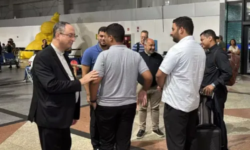 
				
					Arcebispo de Salvador embarca para o Vaticano após morte do papa
				
				