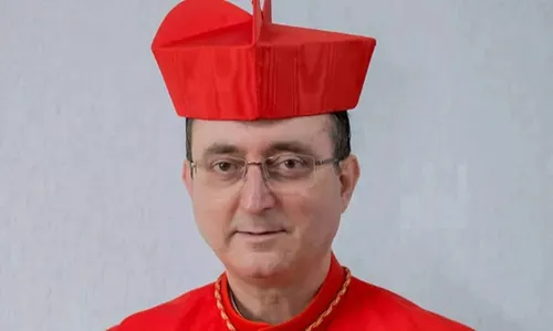 
				
					Arcebispo de Salvador embarca para o Vaticano após morte do papa
				
				