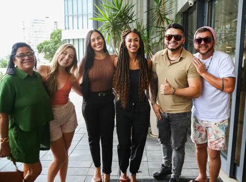 
				
					'BBB 25': Aline Patriarca causa alvoroço em reencontro com ex-rivais
				
				