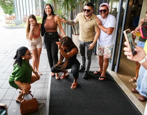 
				
					'BBB 25': Aline Patriarca causa alvoroço em reencontro com ex-rivais
				
				