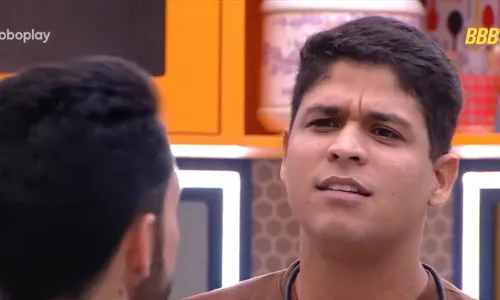 
				
					'BBB 25': Aline detona Renata, Guilherme se revolta e Eva faz previsão
				
				