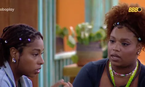 
				
					'BBB 25': Camilla e Thamiris declaram guerra contra Diego Hypólito
				
				