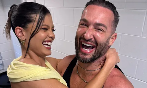 
				
					'BBB 25': Diego Hypolito se emociona ao reencontrar Vitória Strada
				
				