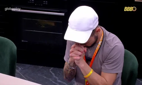 
				
					'BBB 25': João Pedro entra em desespero após retorno de Renata
				
				