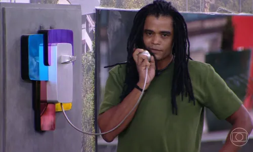 
				
					BBB 25: Diogo atende Big Fone, cai no paredão e faz rival chorar
				
				