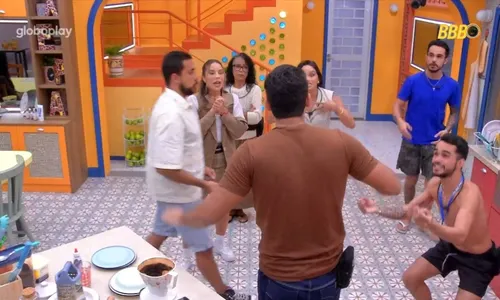 
				
					BBB 25: Guilherme humilha Renata e rivais: ‘Não bate no peito’
				
				