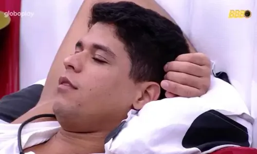 
				
					'BBB 25': João Pedro entra em desespero após retorno de Renata
				
				