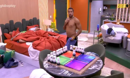 
				
					'BBB 25': brother passa mal, pede atendimento e preocupa rivais
				
				