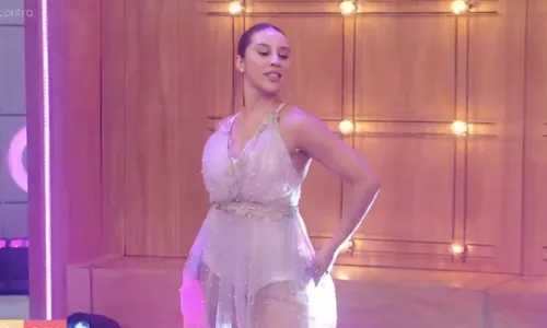 
				
					‘BBB 25’: Renata Saldanha dança Liniker no 'Encontro' e web reage
				
				
