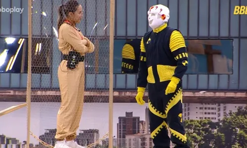 
				
					BBB 25: Renata e Vitória quebram protocolo e provocam Dummy; vídeo
				
				