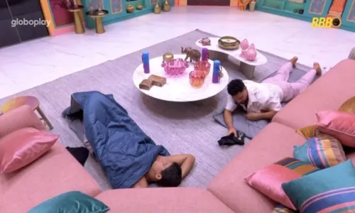 
				
					BBB 25: Thamiris ganha prêmio e coloca dois brothers para fora da casa
				
				