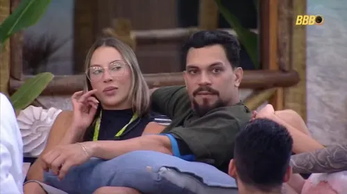 
				
					'BBB 25': Renata e Vinícius têm momento privado: 'Grande sinal'
				
				