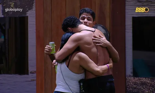 
				
					BBB 25: Aline Patriarca apoia Vinícius após desabafo sobre sexualidade
				
				