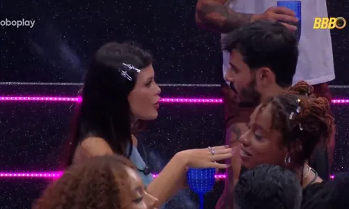 
				
					BBB 25: Vitória Strada acorda tarde demais e publico não perdoa
				
				