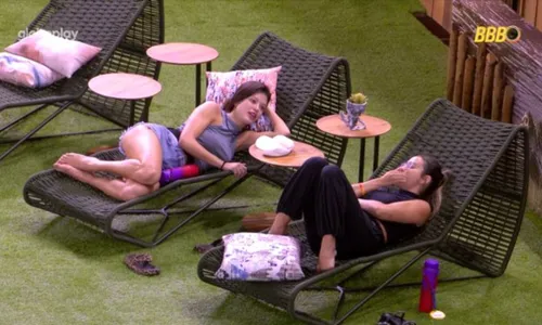 
				
					'BBB 25': Vitória toma atitude com Renata após polêmica de Maike
				
				