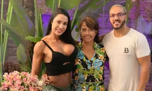 
				
					BBB 25: mãe de Gracyanne Barbosa abre o jogo sobre relação com Belo
				
				