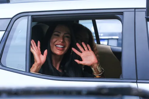 
					BBB 25: participantes deixam hotel em caravana com gritos de fãs
				
				