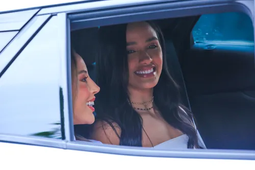 
					BBB 25: participantes deixam hotel em caravana com gritos de fãs
				
				