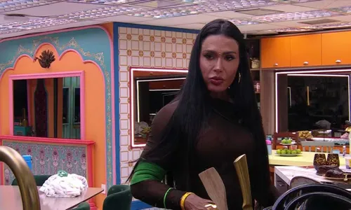 
				
					'BBB 25': separada, Gracyanne questiona número de solteiros na casa
				
				