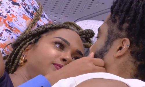 
				
					BBB 25: web não perdoa traição de Diogo a Aline em Paredão
				
				