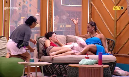 
				
					BBB: Aline e Vinícius comemoram, Gracyanne chora e Vitória faz trama
				
				