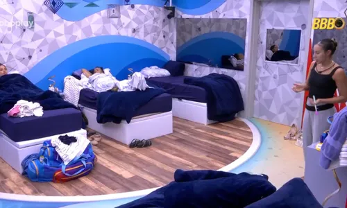 
				
					BBB: Aline e Vinícius comemoram, Gracyanne chora e Vitória faz trama
				
				