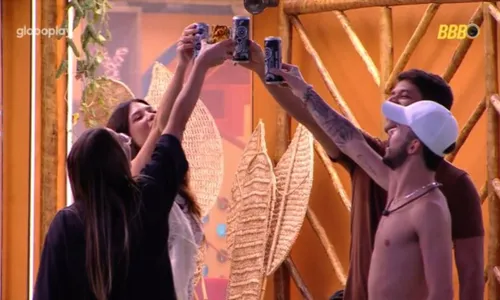 
				
					BBB: João Pedro se lamenta, Guilherme comemora e Vitória revela tensão
				
				