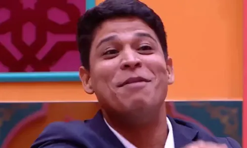 
				
					BBB: Renata se choca ao ver que perdeu para Guilherme em votos únicos
				
				