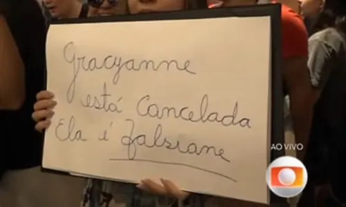 
					BBB: público alerta Renata sobre Gracyanne e pede expulsão da sister
				
				