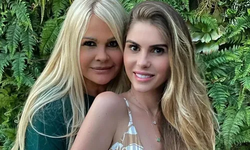 
				
					Monique Evans faz as pazes com a filha após brigas e afastamento
				
				