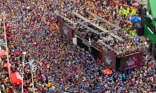 
				
					Bell Marques esgota abadás do Camaleão para o domingo de Carnaval 2025
				
				