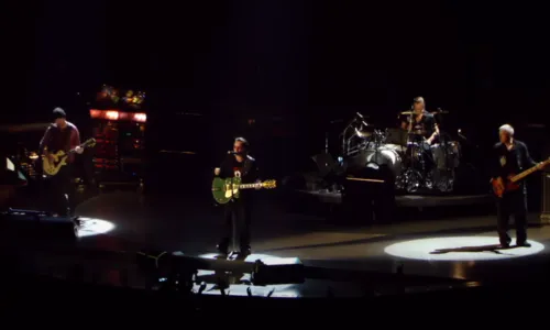
				
					Bono Vox completa 65 anos; relembre os grandes sucessos do U2
				
				