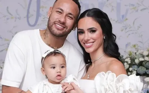 
				
					Filha de Neymar rouba a cena em reestreia do jogador no Santos; VÍDEO
				
				