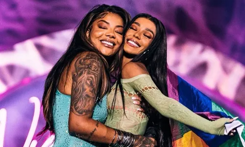 
				
					Brunna Gonçalves revela que Beyoncé 'abençoou' bebê com Ludmilla
				
				