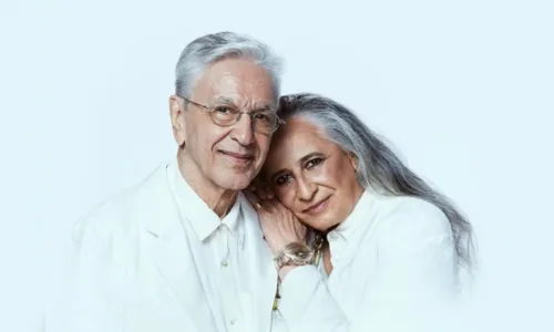 
				
					Caetano Veloso e Maria Bethânia lançam álbum inédito da turnê
				
				