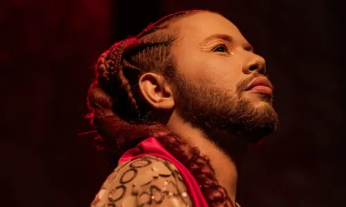 
				
					Cantor mineiro faz show de fé e sexualidade na Sala do Coro do TCA
				
				