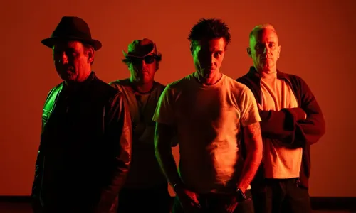 
				
					Capital Inicial celebra 25 anos de álbum acústico em Salvador
				
				